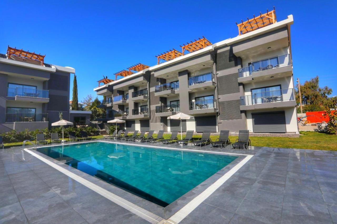 A Suite Side Exterior photo