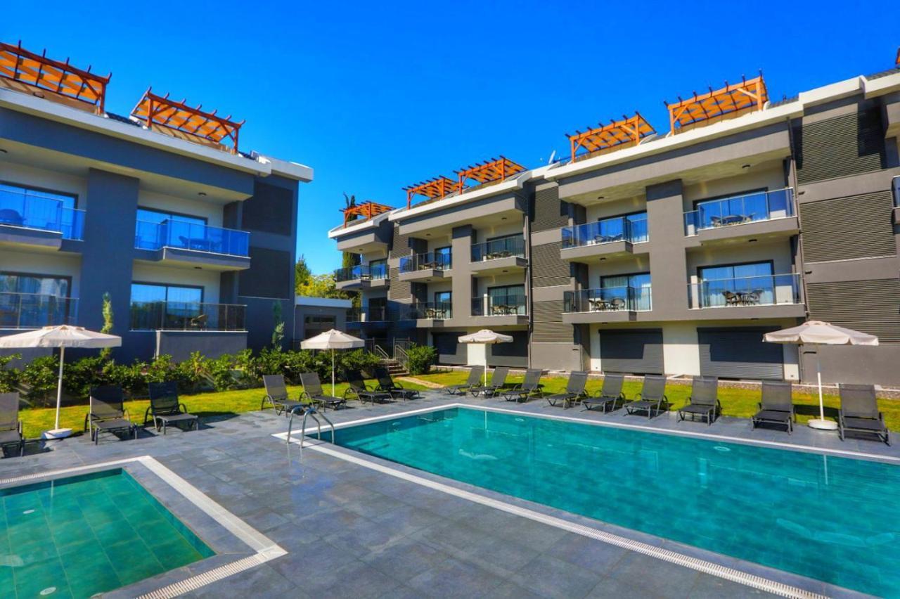 A Suite Side Exterior photo