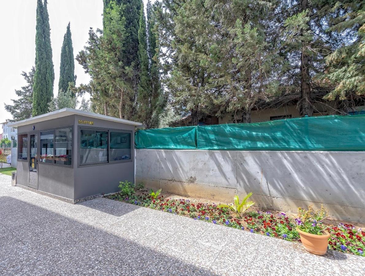 A Suite Side Exterior photo